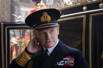 Uno strepitoso Jared Harris nei panni di Carlo VI